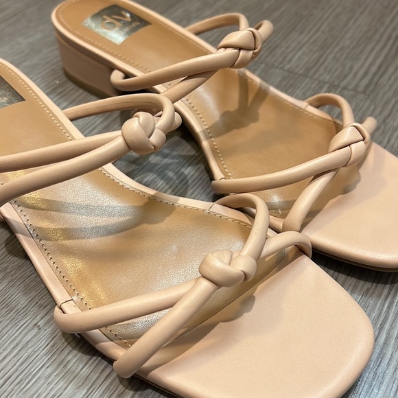 Dolce Vita nude knotted flat slide sandals - Picture 7 of 7